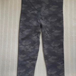 NWOT Spanx gray camo leggings XL